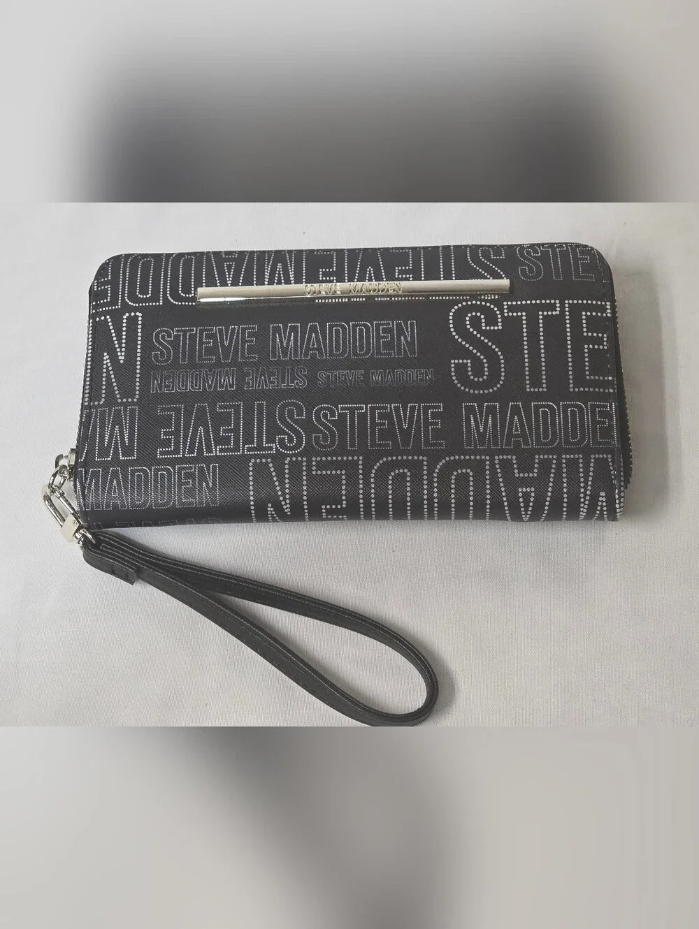 Steve Madden Zip Around Black Logo Wristlet/Clutch/Trifold Wallet